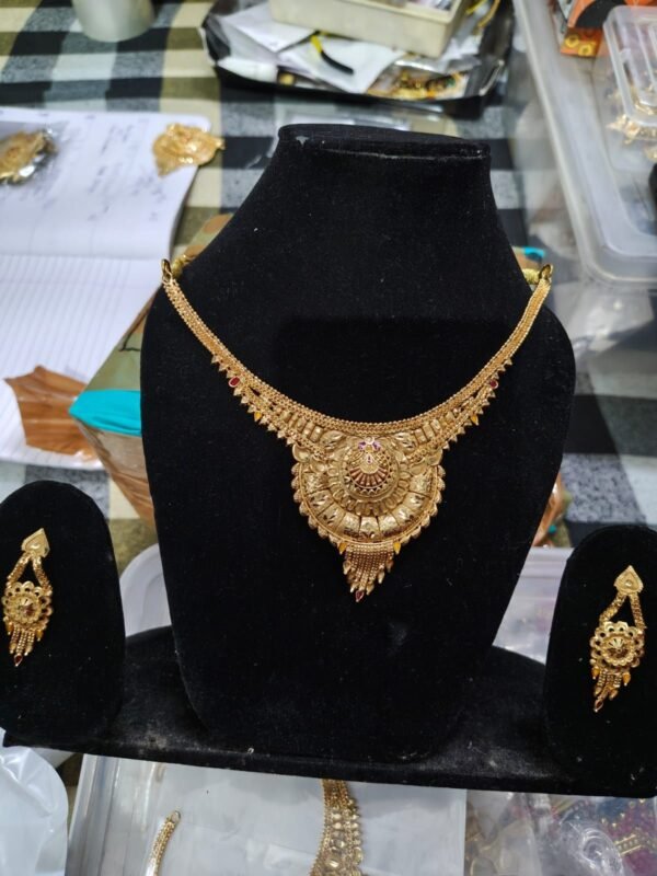 Necklace (Gold Plated)